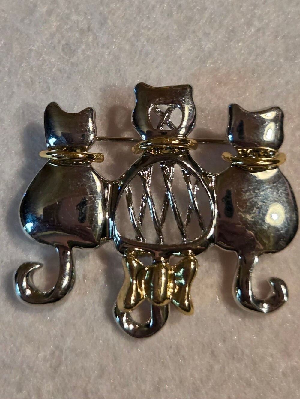 Gold and Silver Tone Cat Trio Brooch / Pin